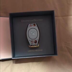 Disney Dooney & Bourke MagicBand lady and the tramp